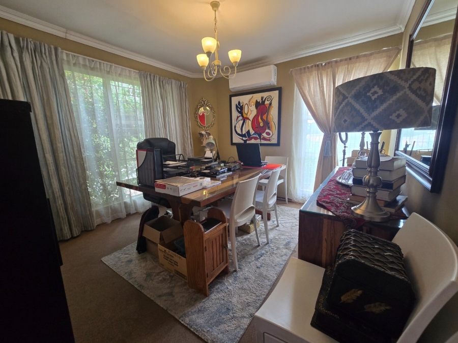 7 Bedroom Property for Sale in Langenhovenpark Free State